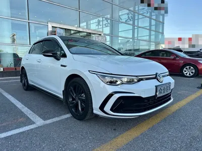 Volkswagen Golf 2022, 29000 км, за 17577.84 USD