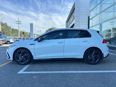 Volkswagen Golf 2022, 29000 км, за 17577.84 USD