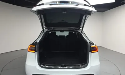 Tesla Model Y 2021, 96446 км, за 25928.84 USD - фото 21