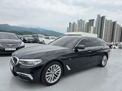 BMW 5-Series · 2018 год