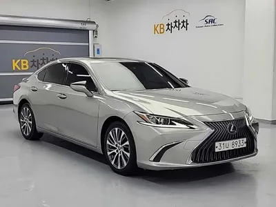 Lexus ES 2019, 151354 км, за 18827.37 USD