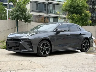 Lynk & Co 03 · 2025 год
