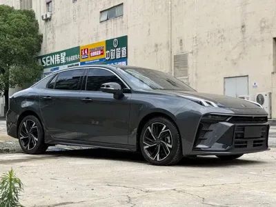 Lynk & Co 03 2025, 8000 км, за 12542.53 USD