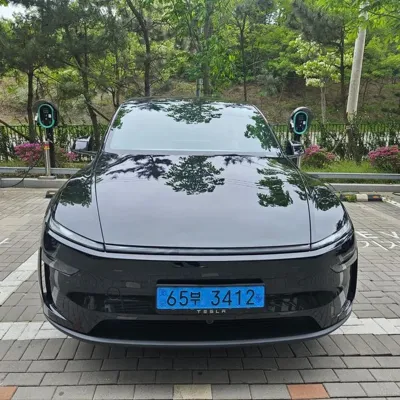Tesla Model Y · 2026 год