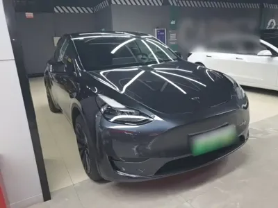 Tesla Model Y 2024, 32000 км, за 27309.65 USD