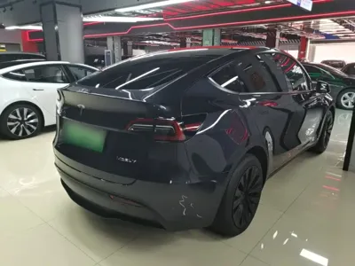 Tesla Model Y 2024, 32000 км, за 27309.65 USD - фото 7