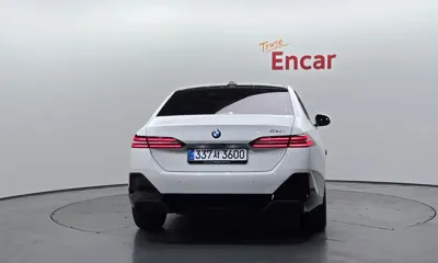 BMW 5-Series 2025, 7291 км, за 661019.77 USD