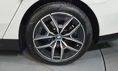 BMW 5-Series 2025, 7291 км, за 661019.77 USD - фото 21