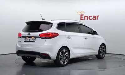 Kia Carens 2018, 78102 км, за 9518.18 USD