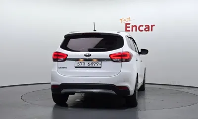Kia Carens 2018, 78102 км, за 9518.18 USD