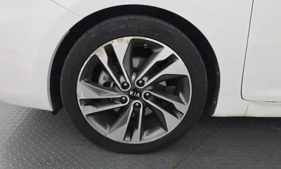 Kia Carens 2018, 78102 км, за 9518.18 USD