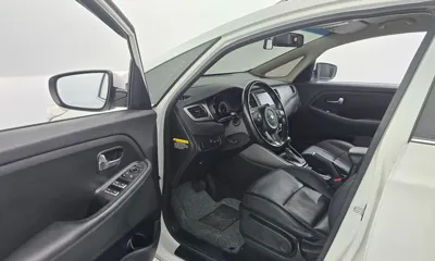 Kia Carens 2018, 78102 км, за 9518.18 USD - фото 10
