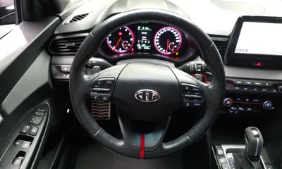 Hyundai Veloster 2018, 86152 км, за 5798.05 USD - фото 13