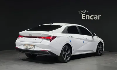 Hyundai Avante 2023, 76112 км, за 10496.26 USD