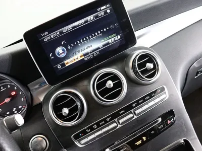 Mercedes-Benz GLC-Class 2019, 103641 км, за 16214.1 USD - фото 8
