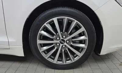 Lincoln MKZ 2019, 101171 км, за 10463.57 USD
