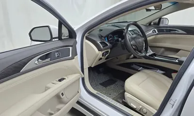 Lincoln MKZ 2019, 101171 км, за 10463.57 USD - фото 10