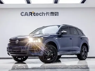 Volkswagen Touareg 2023, 32599 км, за 45448.22 USD