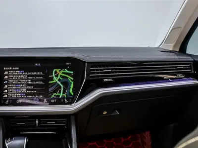 Volkswagen Touareg 2023, 32599 км, за 45448.22 USD - фото 6