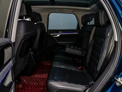 Volkswagen Touareg 2023, 32599 км, за 45448.22 USD - фото 20