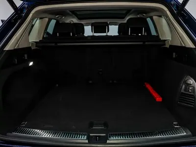 Volkswagen Touareg 2023, 32599 км, за 45448.22 USD - фото 29