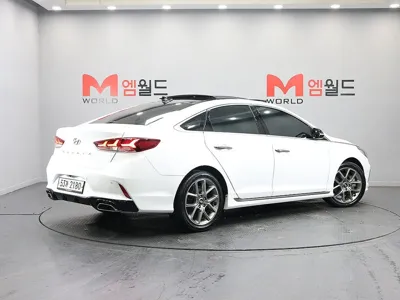 Hyundai Sonata 2018, 115563 км, за 10371.54 USD