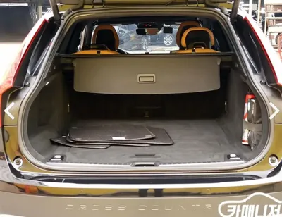 Volvo V90 2018, 105000 км, за 16345.02 USD - фото 20