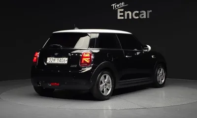 MINI Cooper 2019, 105518 км, за 7491.86 USD