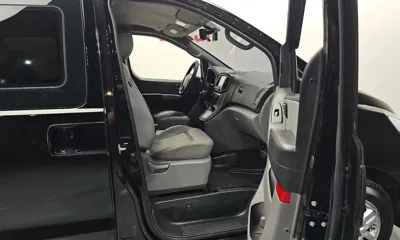 Hyundai Starex 2017, 70766 км, за 9715.11 USD - фото 26
