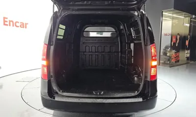 Hyundai Starex 2017, 70766 км, за 9715.11 USD - фото 28