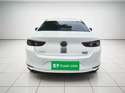 Mazda 3 Axela 2023, 28800 км, за 9738.9 USD