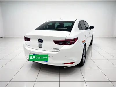 Mazda 3 Axela 2023, 28800 км, за 9738.9 USD