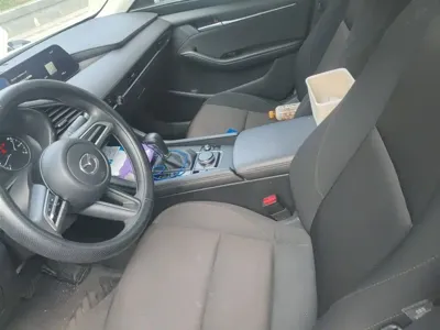 Mazda 3 Axela 2023, 28800 км, за 9738.9 USD - фото 11