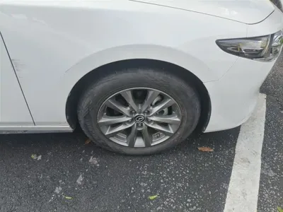 Mazda 3 Axela 2023, 28800 км, за 9738.9 USD - фото 26