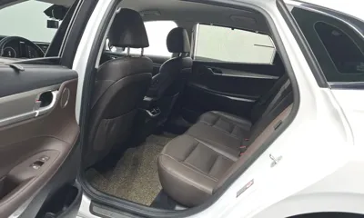 Hyundai Grandeur 2020, 102624 км, за 12847.67 USD - фото 12