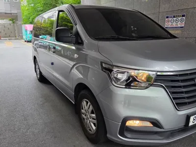 Hyundai Starex 2020, 89000 км, за 10293.17 USD