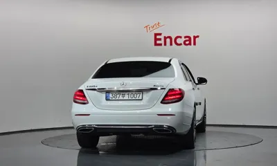 Mercedes-Benz E-Class 2018, 102530 км, за 14113.17 USD