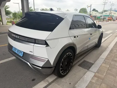 Hyundai Ioniq5 2022, 64400 км, за 22646.71 USD