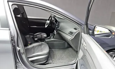Hyundai Avante 2019, 90780 км, за 8269.84 USD - фото 11