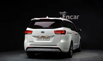 Kia Canival 2017, 77596 км, за 8139.61 USD