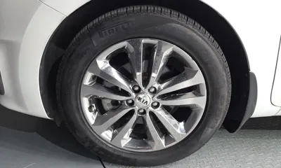 Kia Canival 2017, 77596 км, за 8139.61 USD