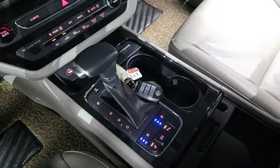 Kia Canival 2017, 77596 км, за 8131.68 USD - фото 9