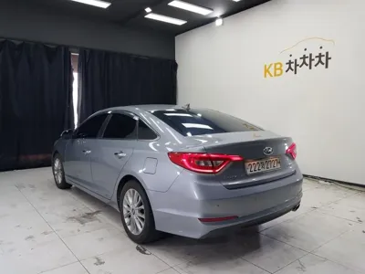 Hyundai Sonata 2016, 168356 км, за 4883.76 USD