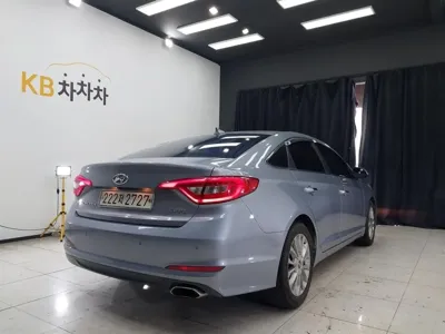 Hyundai Sonata 2016, 168356 км, за 4883.76 USD