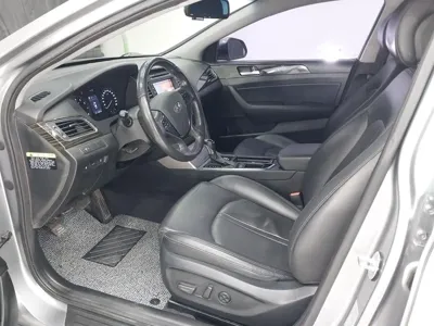 Hyundai Sonata 2016, 168356 км, за 4883.76 USD