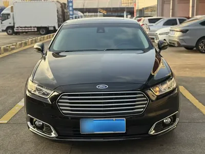 Ford Taurus · 2017 год
