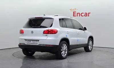 Volkswagen Tiguan 2015, 103281 км, за 5074.17 USD - фото 2