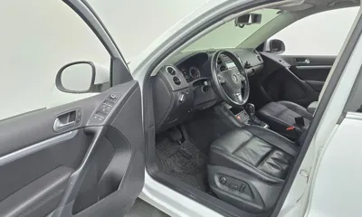 Volkswagen Tiguan 2015, 103281 км, за 5074.17 USD - фото 10