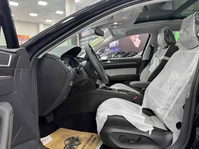 Volkswagen Magotan 2026, 100 км, за 22071.91 USD - фото 7