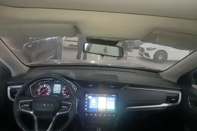 Roewe RX3 2021, 26800 км, за 8335 USD